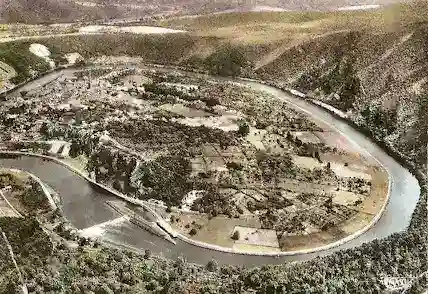 Gruppe im Kajak auf der Semois