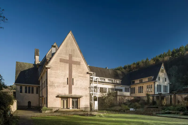 Pont de la Poulie (1935) aus Schiefer – Blick auf die Burg Bouillon von der Brücke