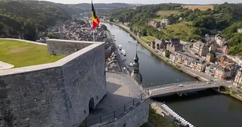 Die 408 historischen Stufen, 1577 in den Kalksteinfelsen gehauen