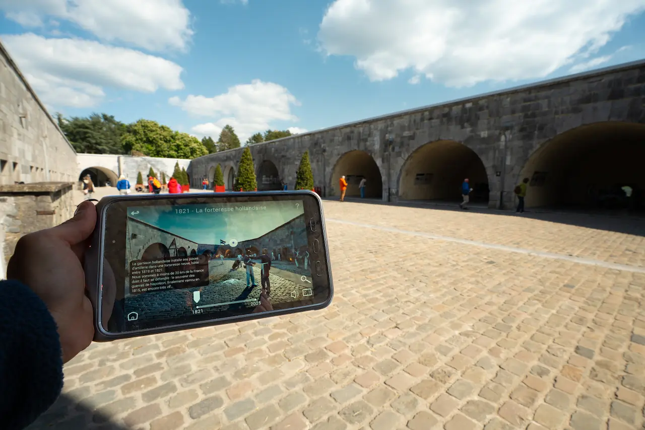 Panorama von den Zinnen der Zitadelle auf das Maastal