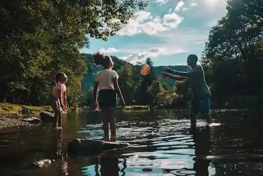 Vélotourisme sur le RAVeL wallon – cycliste Ardenne