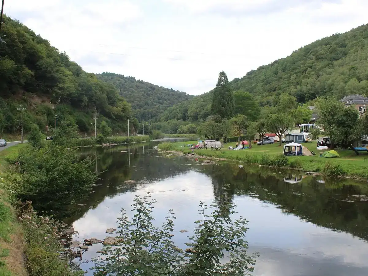 Complexe glamping dans les forêts d'Ardenne