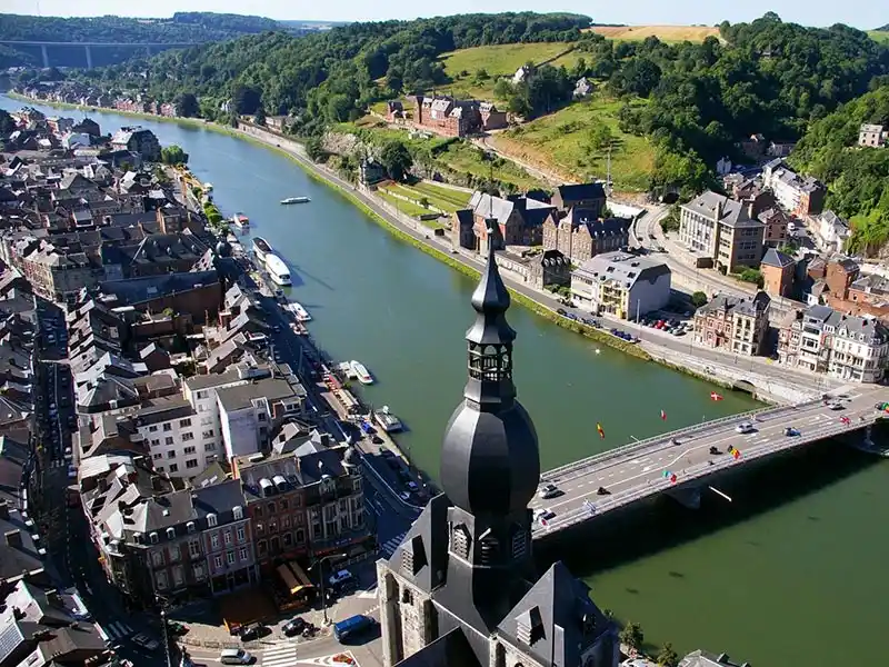 Citadel van Dinant met uitzicht over de Maas