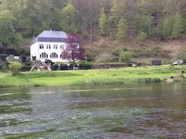 Monoplace stable et sécurant